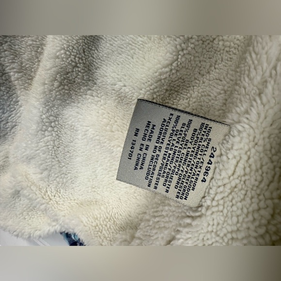 Boston Traders women’s white and purple plaid sherpa lined shacket. Size S - Picture 6 of 7